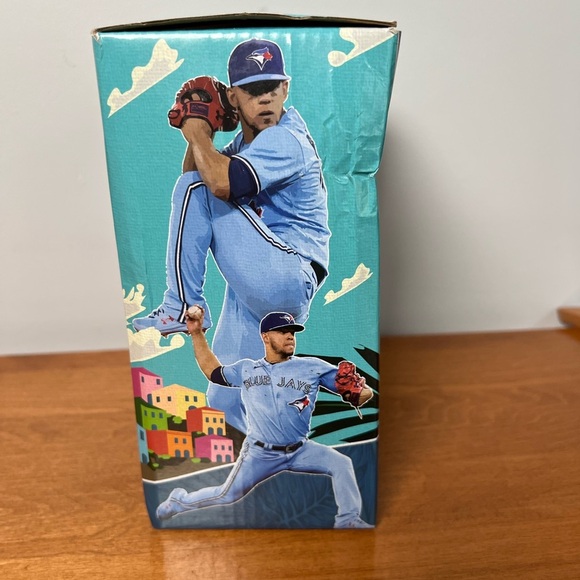 Jose Berrios "Roberto Clemente Day" Toronto Blue Jays Bobblehead 2023 Collectors - Picture 6 of 7